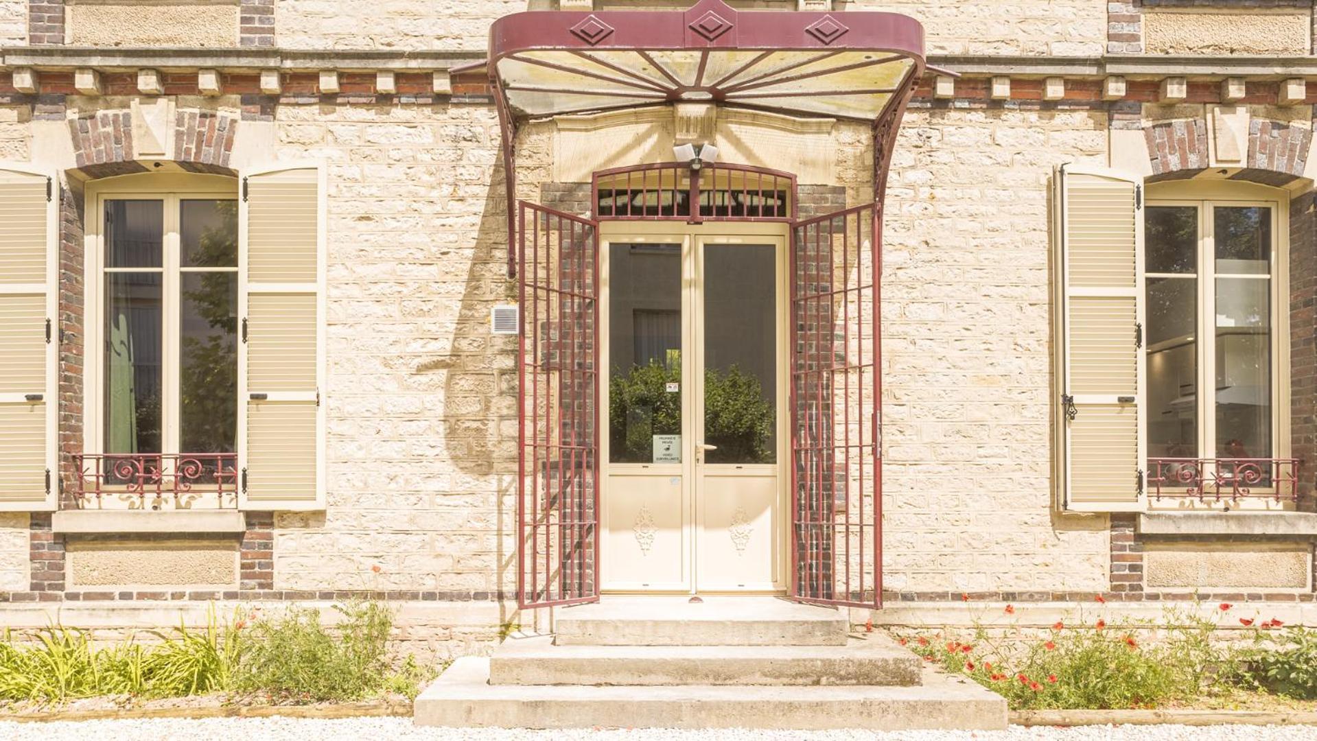 Bonappart 1 - Charme Napoleonien & Confort Troyes Exterior photo